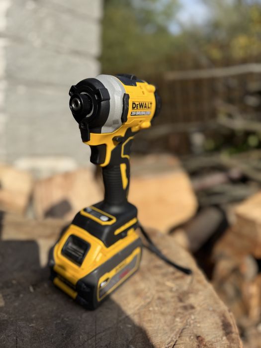 bormasina filetanta cu imapact dewalt dcd921 cu percutie insurubare
