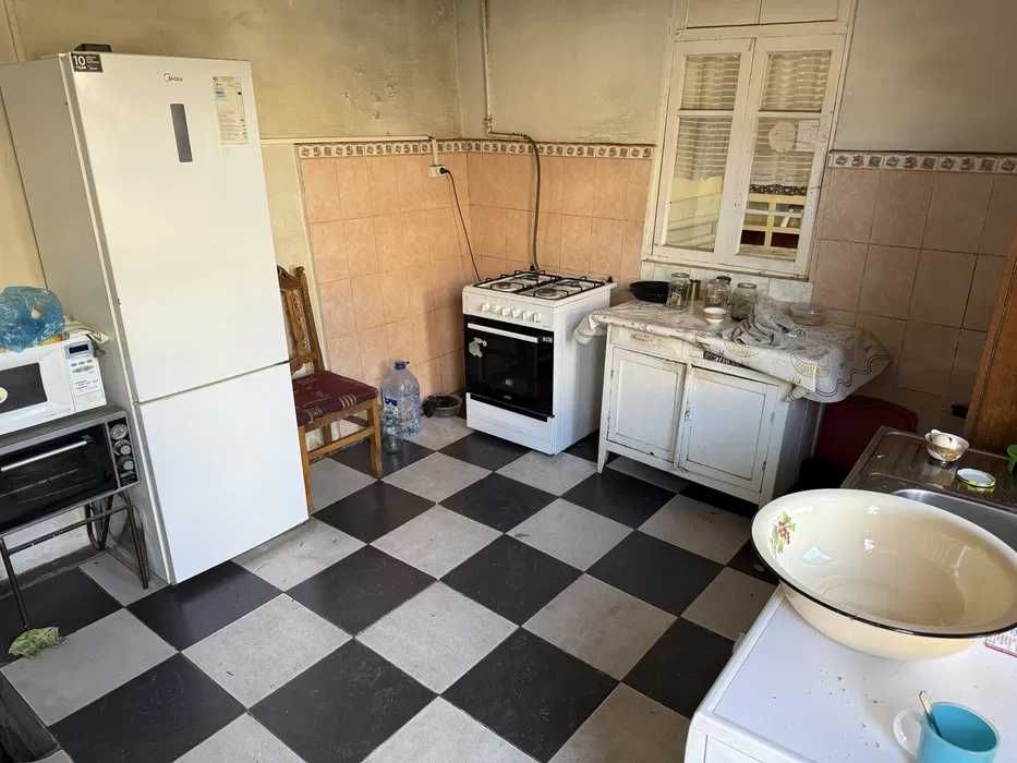 Срочно сдается дом 10 комнат,6 соток,метро Хонабод.