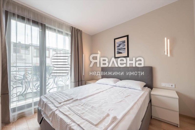 Дава се под наем Тристаен апартамент в Варна, Гръцка махала - 75 кв.м за 1350 € - Снимка #2