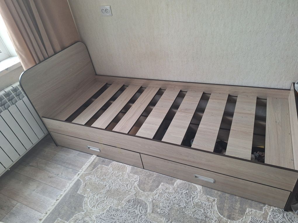 Продам кровать односпальную