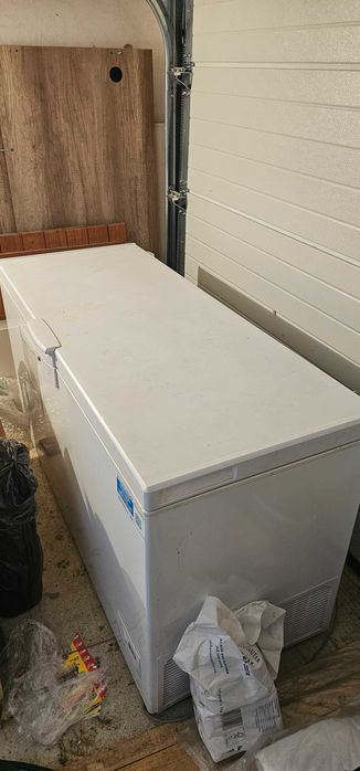 Congelatorul 350 L Beko