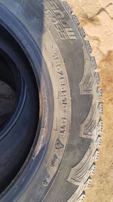 Продам зимние шины. Цена договорная. Состояние хорошее.цена 70 000.