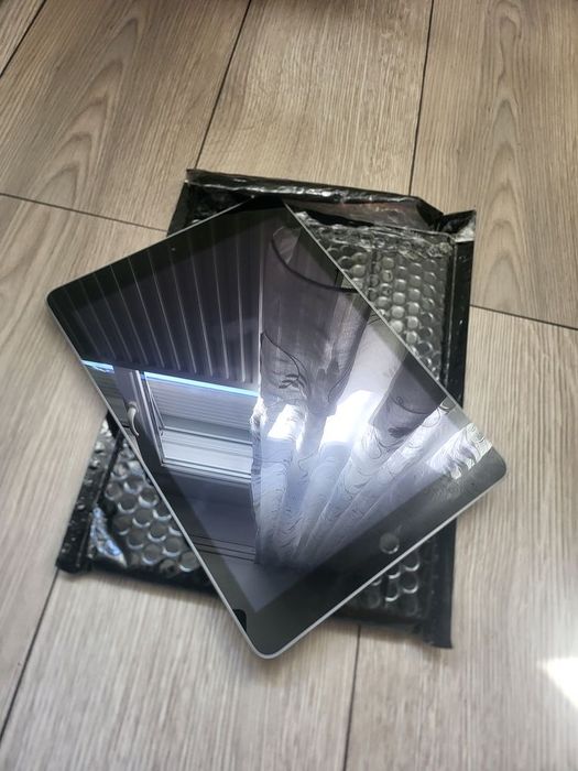 Ipad mini 5 ,cu celular