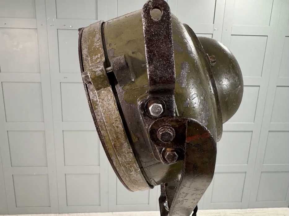 Лампион в индустриален стил - фар от танк Р398-Д