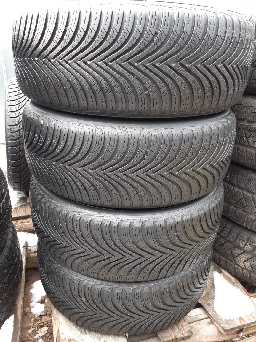 4 anvelope 215/60r16 iarnă marca Michelin 2019, preț 700 lei setul