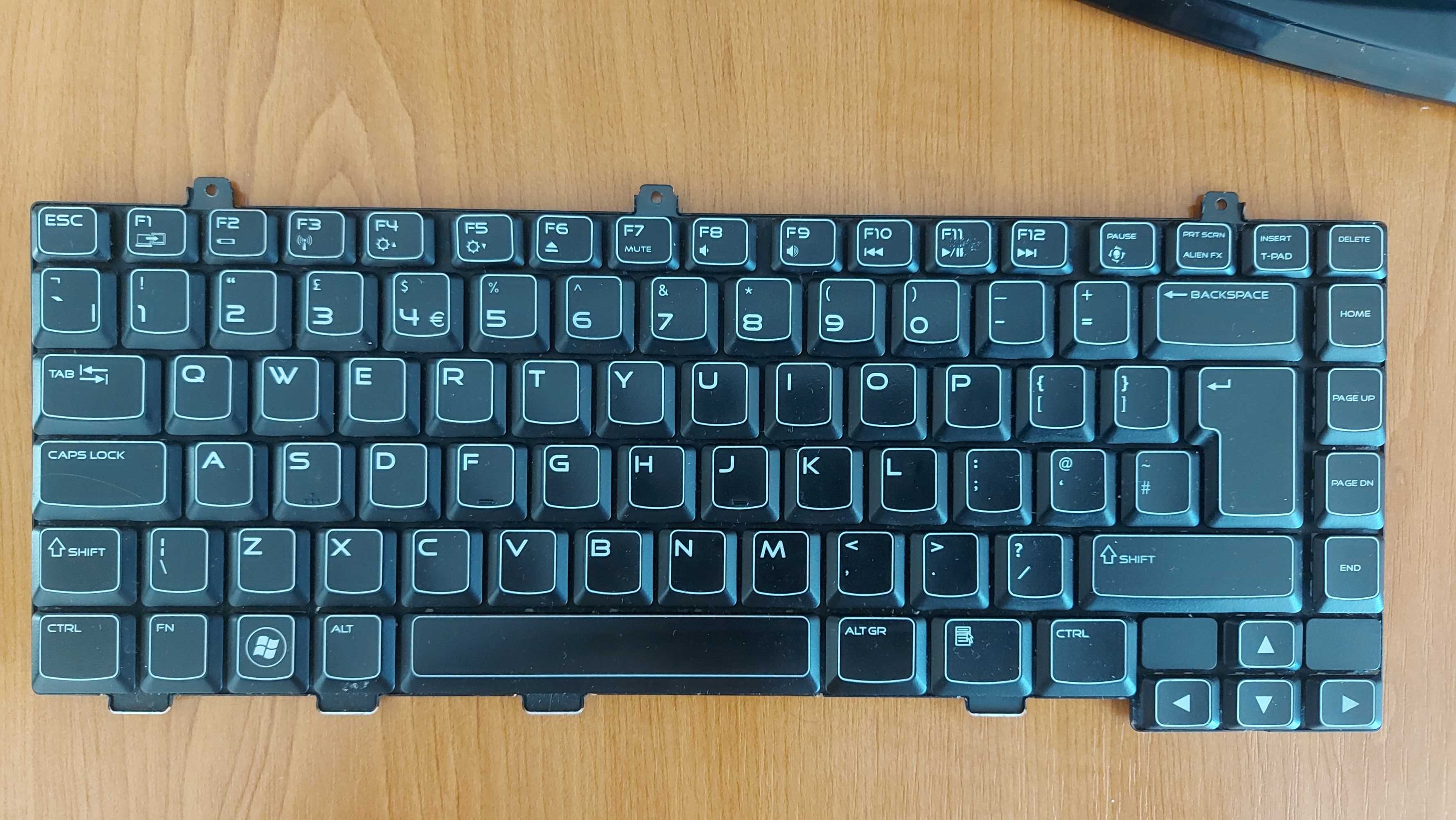 Tastatura iluminata pentru laptop gaming DELL ALIENWARE PG18