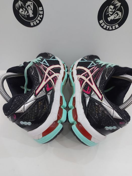 Маратонки ASICS. Номер 39.5