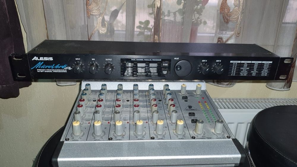 Vand mixer Behringer si procesor Alesis