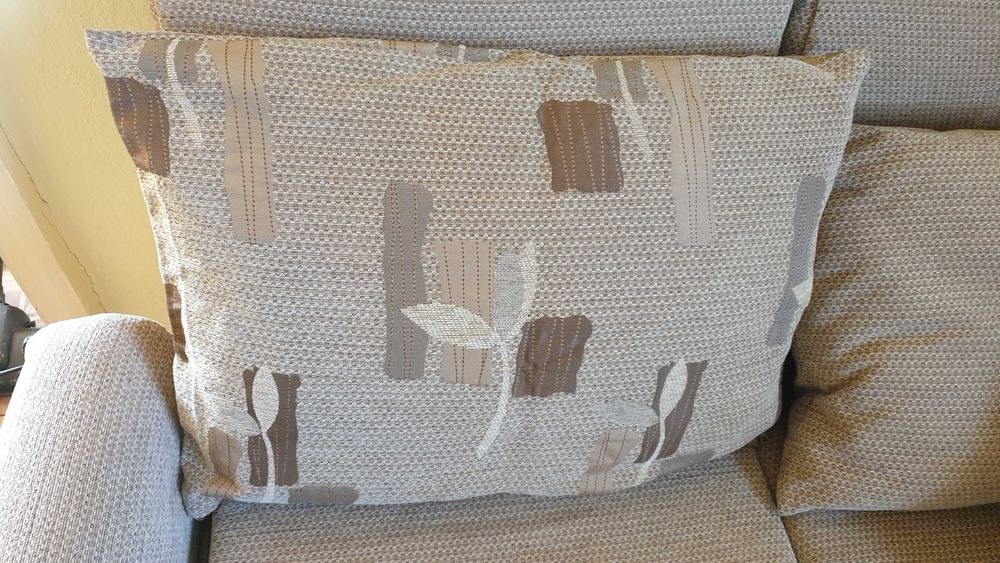 Претапицирана, холна гарнитура