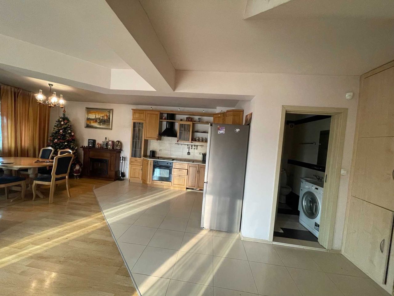Продава се Тристаен апартамент в София, Витоша - 154 кв.м за 2299 €/кв.м - Снимка #2