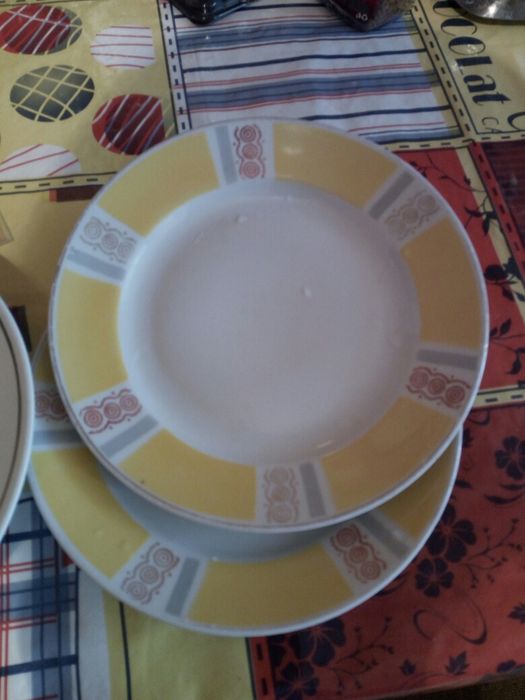 Тарелки, блюда, б/у