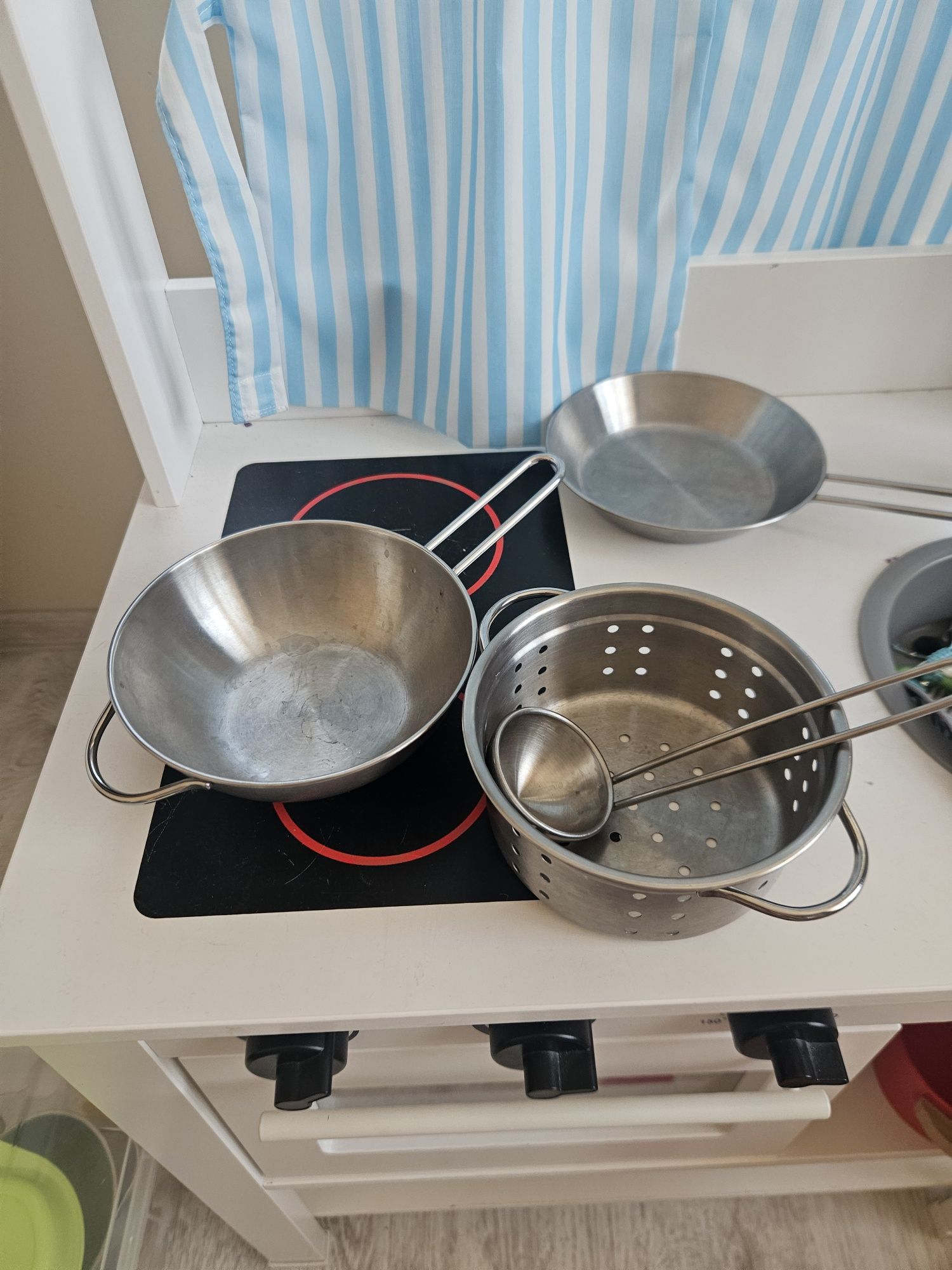 Детска кухня с принадлежности