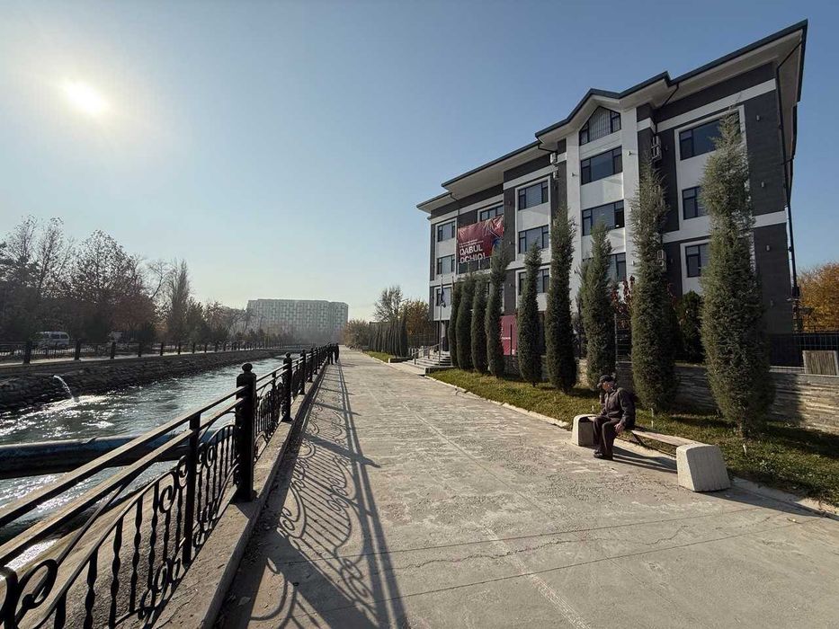 Сдается отдельно стоящие здание 3200м2 Алмазарский район