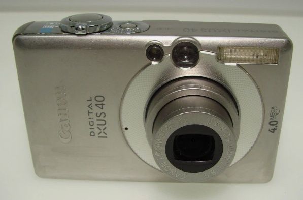 Продавам фотоапарат: Canon DIGITAL IXUS 40