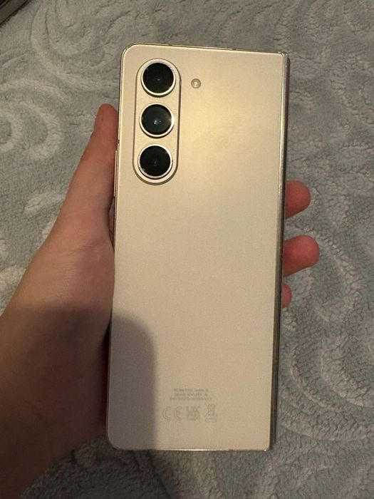 Samsung Galaxy Z Fold5