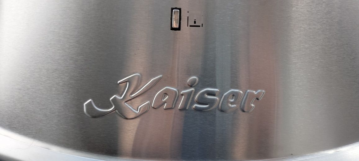 Продам вытяжку Kaiser