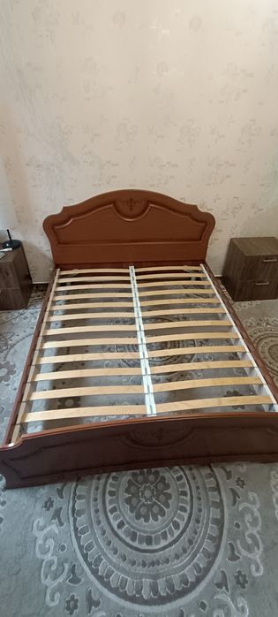 Продам двухспальную кровать, с ортопедической сеткой