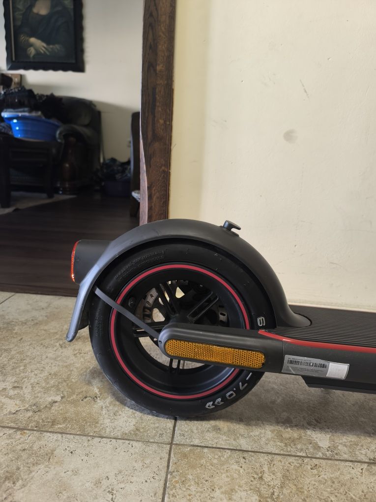 Xiaomi electric scooter 4 pro 1-st gen