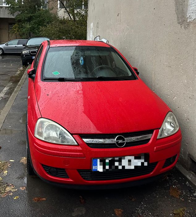Opel Corsa 1.4 benzină avariată