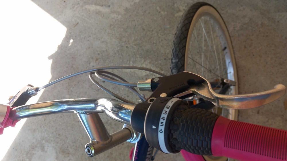 Bicicleta fete diametru roată 24 in stare foarte bună