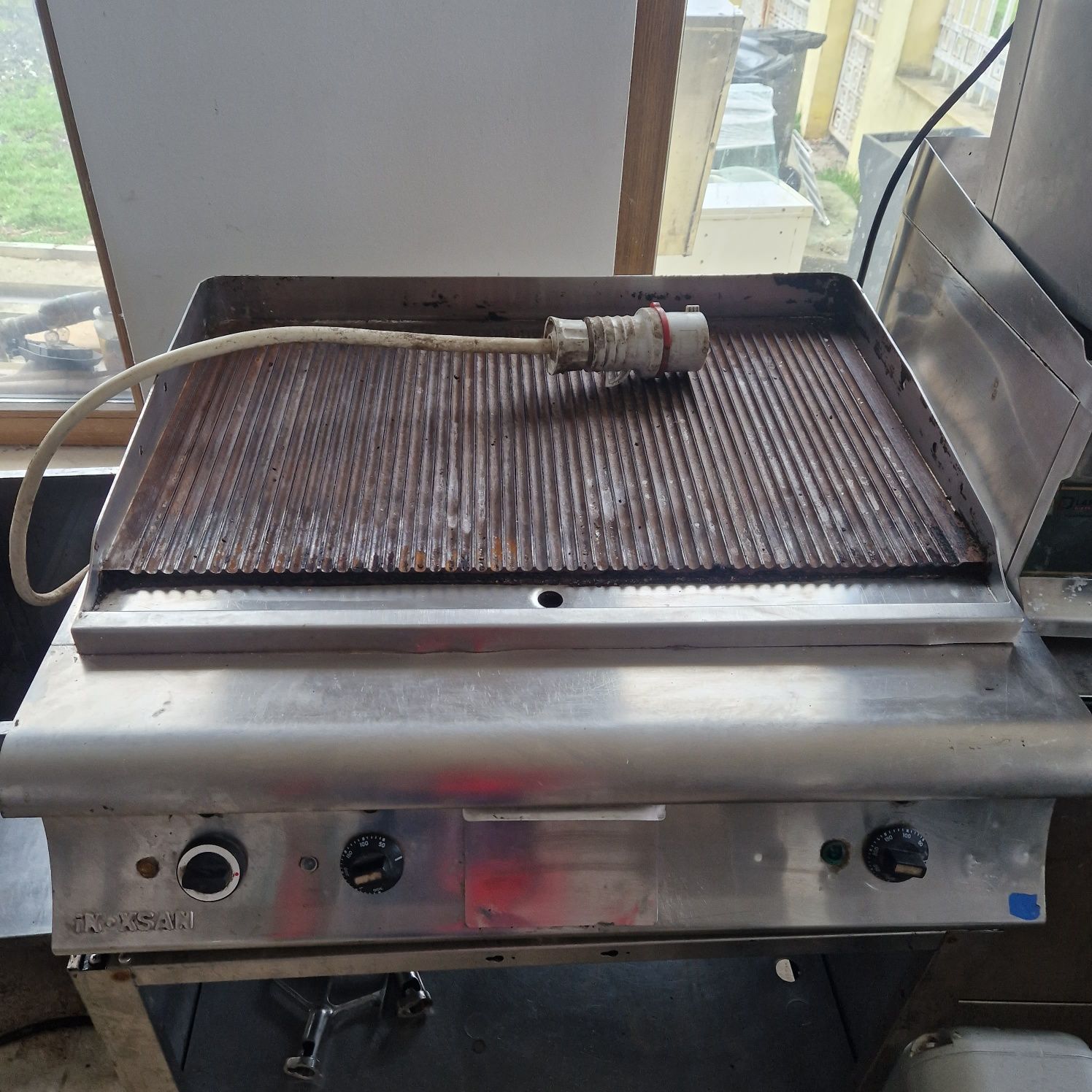 Gratar de banc inox, 2 zone, neted sau striat
