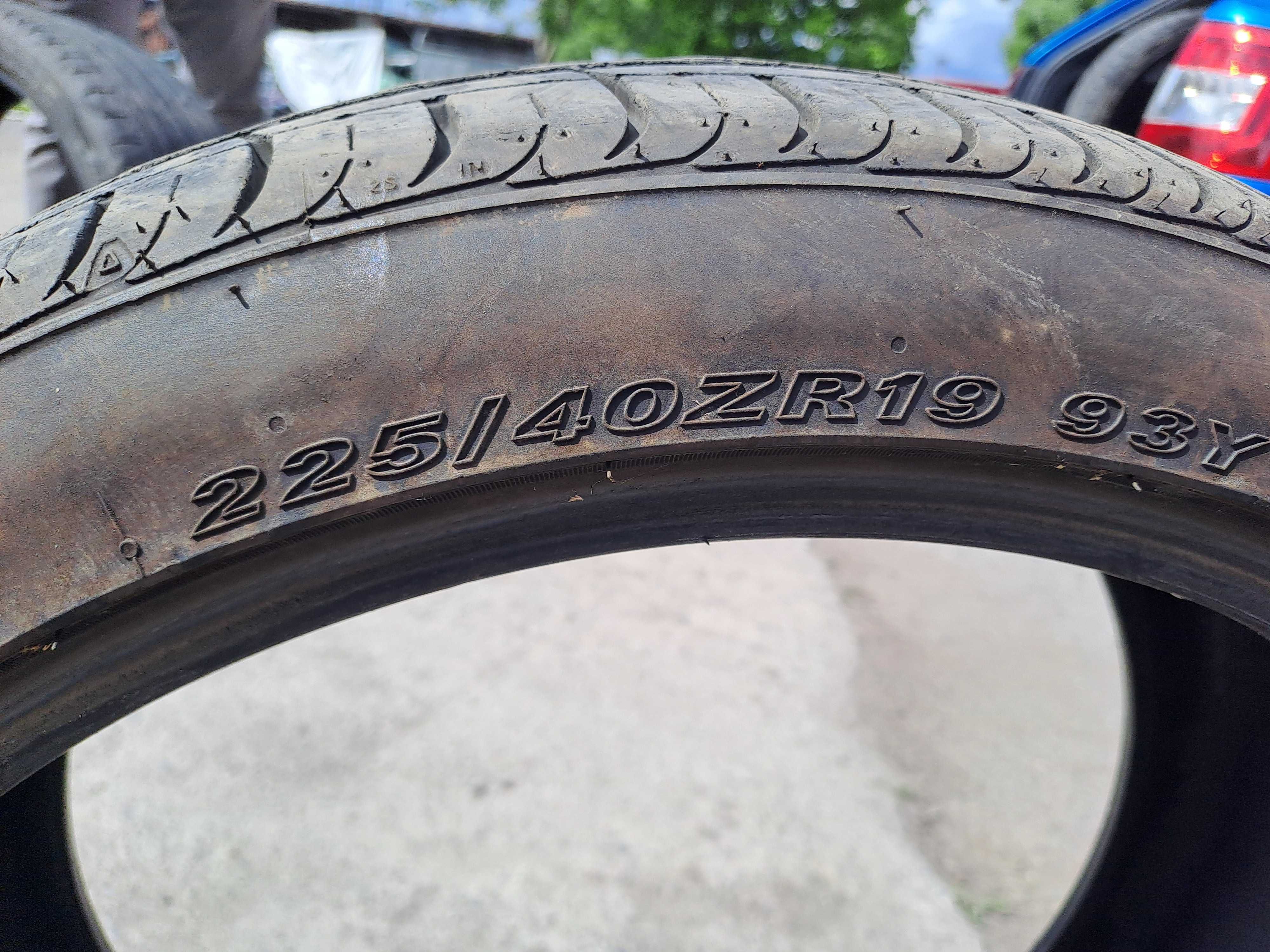 Гуми  245/40 R19 и 225/40 R19