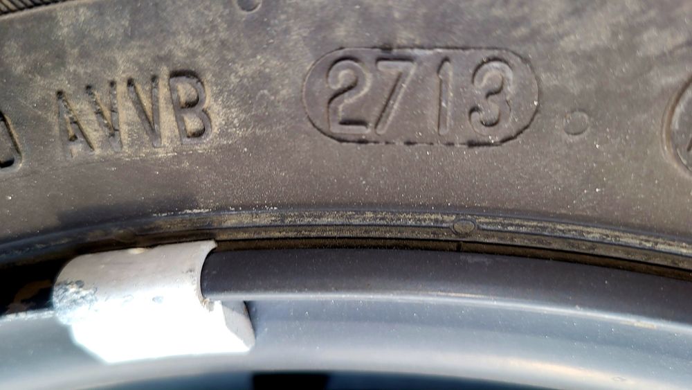 Vând anvelope 185 65 15!