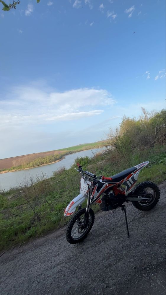 Продавам 125 кубиков кросов мотор