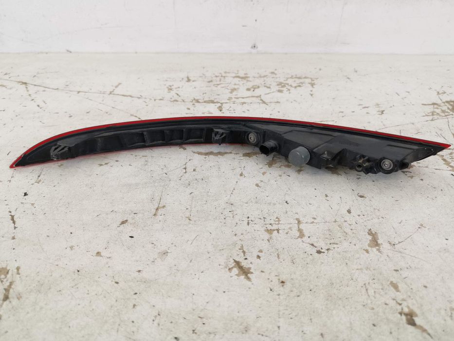 Порше Каен / Porsche Cayenne [ - ] Оригинален заден десен светлоотрази