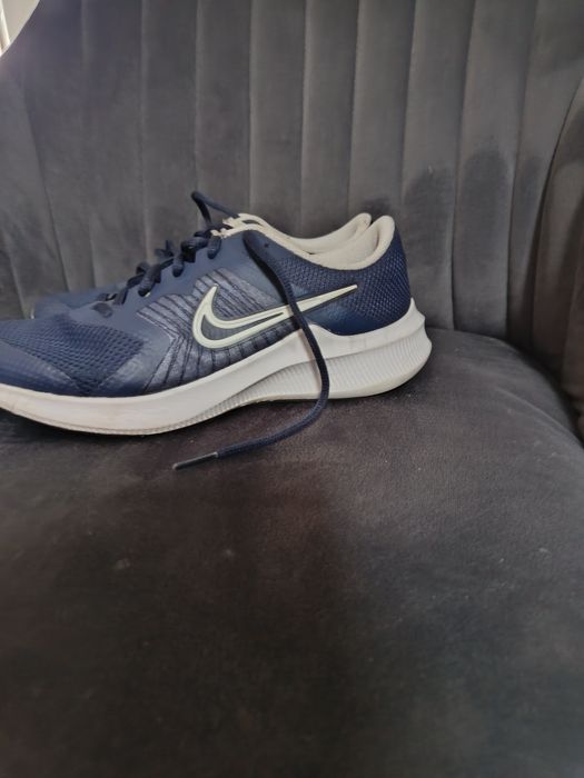Nike Running Revolution 7 trainers in navy and white
