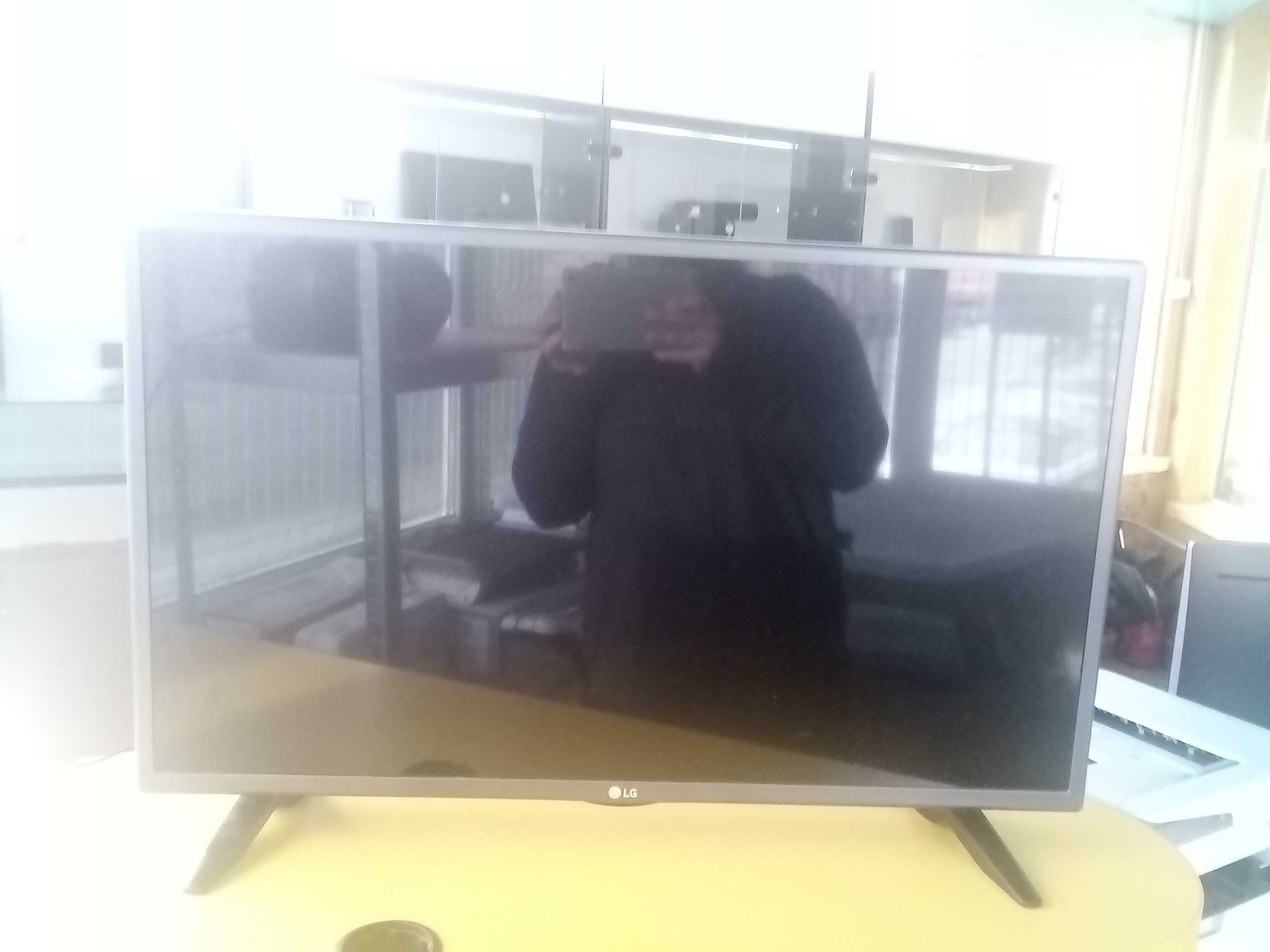 Телевизор LG 32" 19V захранване