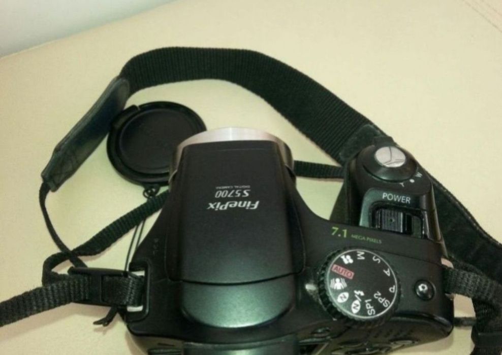 camera foto Fujifilm 5700 funcțională, stare buna

Vand Fujifilm Finep