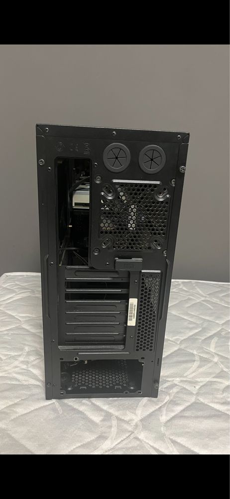 Cooler Master кутия за компютър + ROG дисплей, вентилатори, DVD
