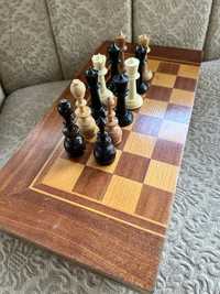 Табла и фигури за шах