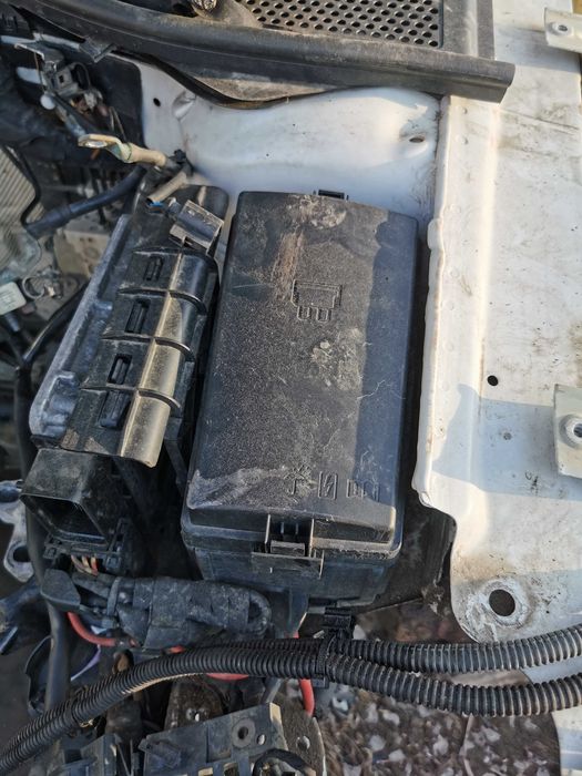 suport baterie vw passat b8 cutie sigurante vw passat b8