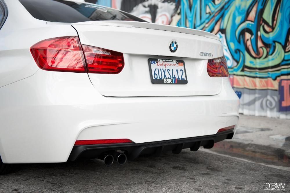 Eleron F30 BMW seria 3 pt portbagaj model Performance - rola 3M Gratis