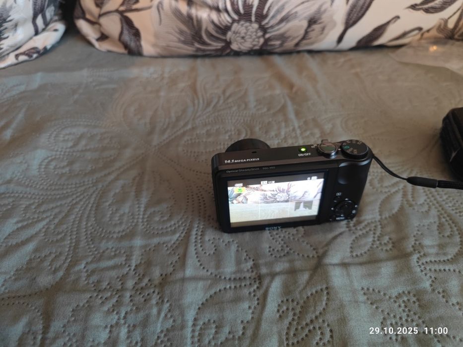 Sony Cyber-shot, DSC-H55.