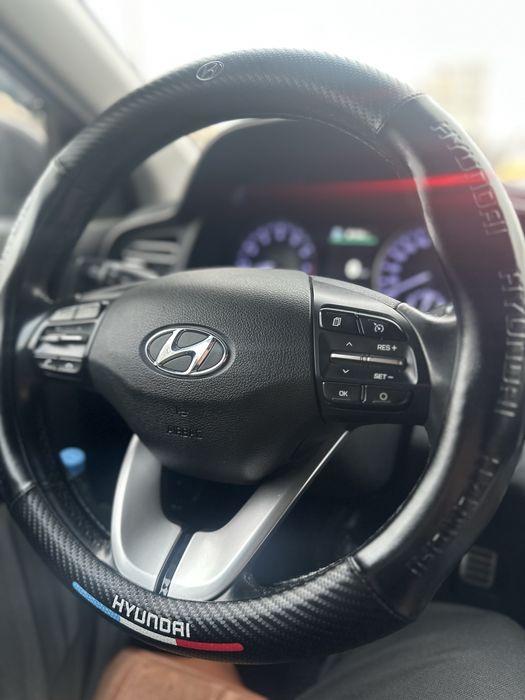 Продам оплелку и держатель смартфона с беспров.зарядкой.