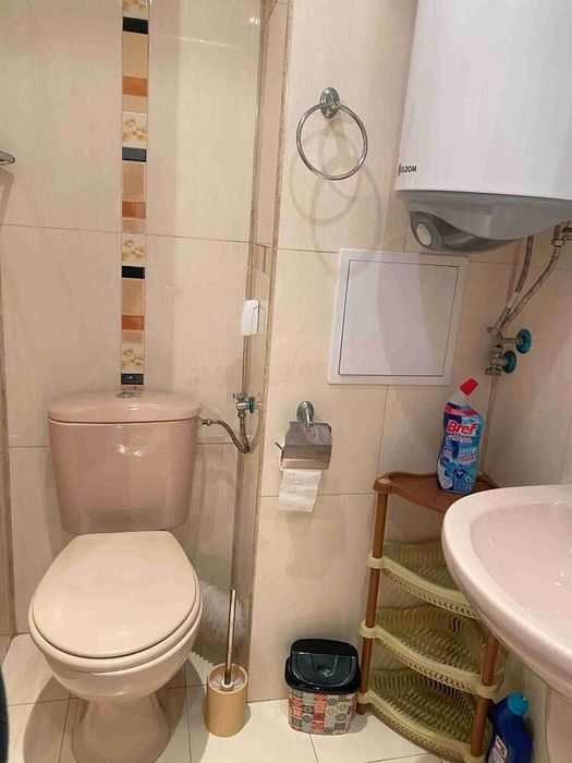 Дава се под наем Двустаен апартамент в Бургас, Център - 65 кв.м за 433.5 € - Снимка #3