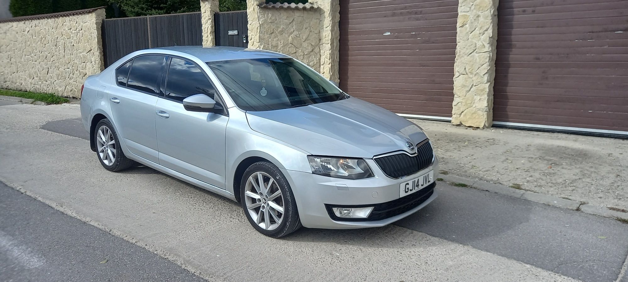 Dezmembrez ,piese,usa,usi skoda octavia 2,octavia 3,scout clh,bkc,bxe,