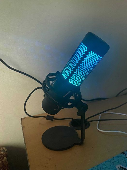 микрофон HyperX QuadCast S