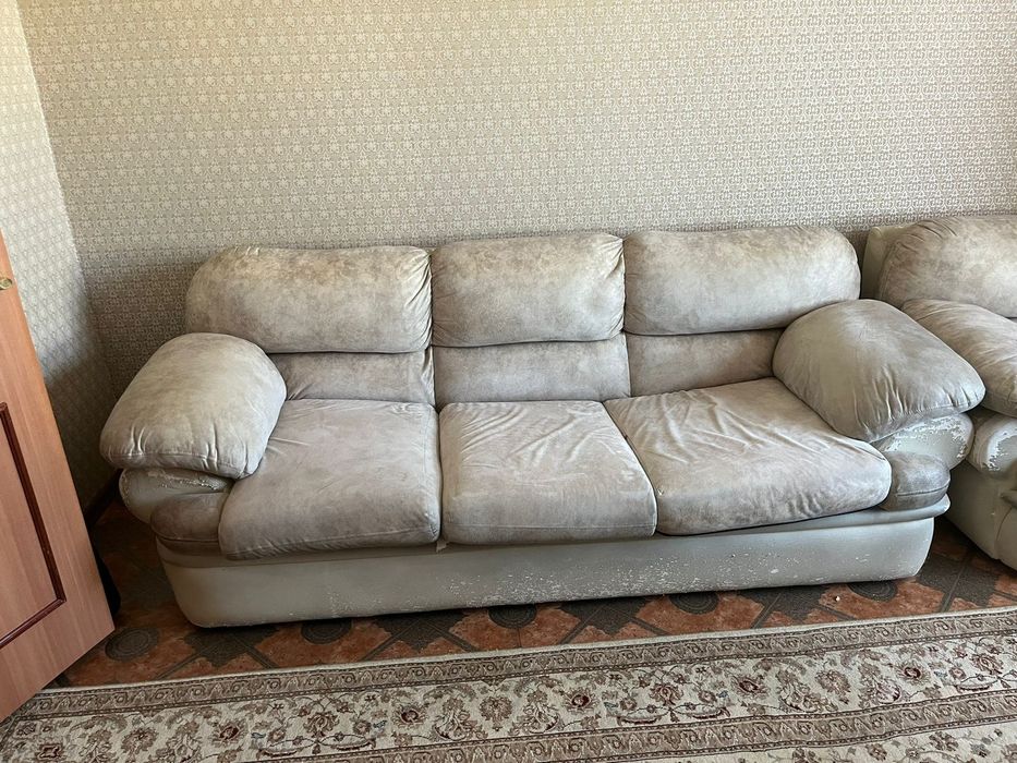 Продам диван и 2 креслом