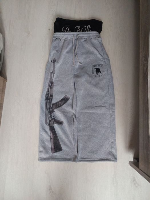 Baggy sweatpants(широки гащи)