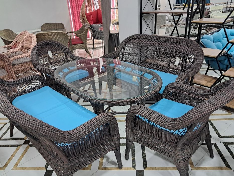Плетёный стол и стулья  кресло стеклянной стол металлический журнальны