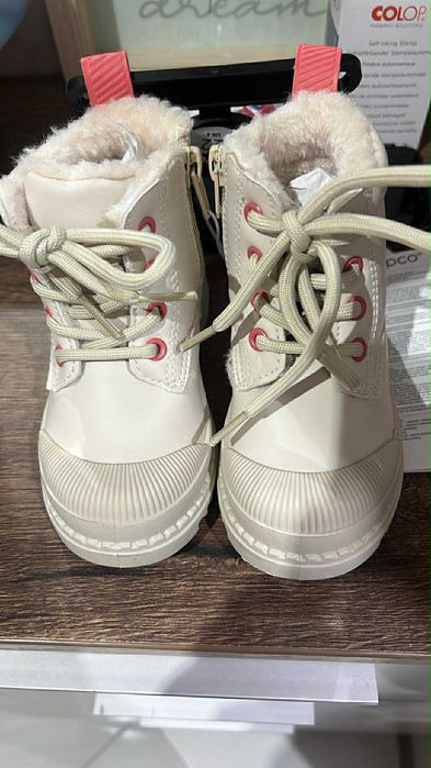 Бебешки обувки .