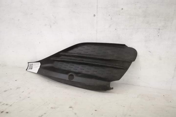 Grila Proiector Laterala Dreapta Originala Cu Senzor In Stare Buna Mer