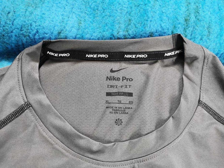 Hanorac Jack Wolfskin Nanuk L si tricou Nike Pro XL