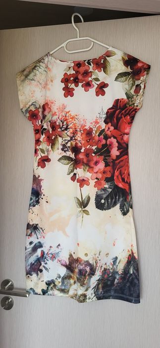 Цветна и стилна рокля