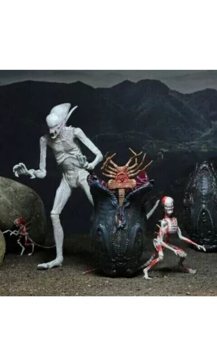 Продавам фигури Neca
