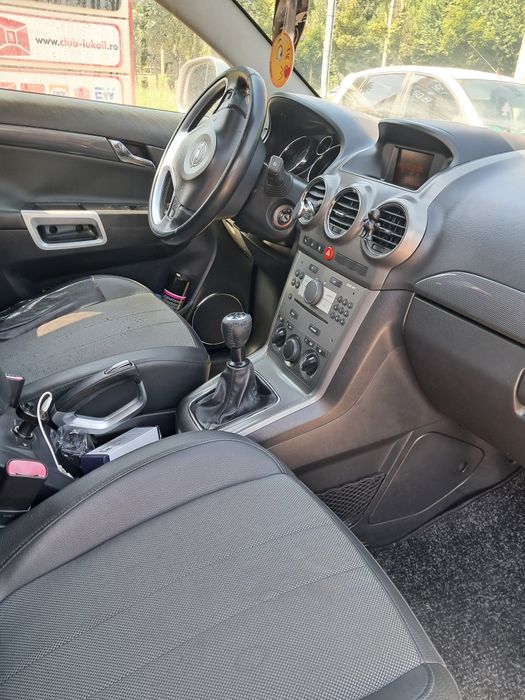 Vând Opel antara
